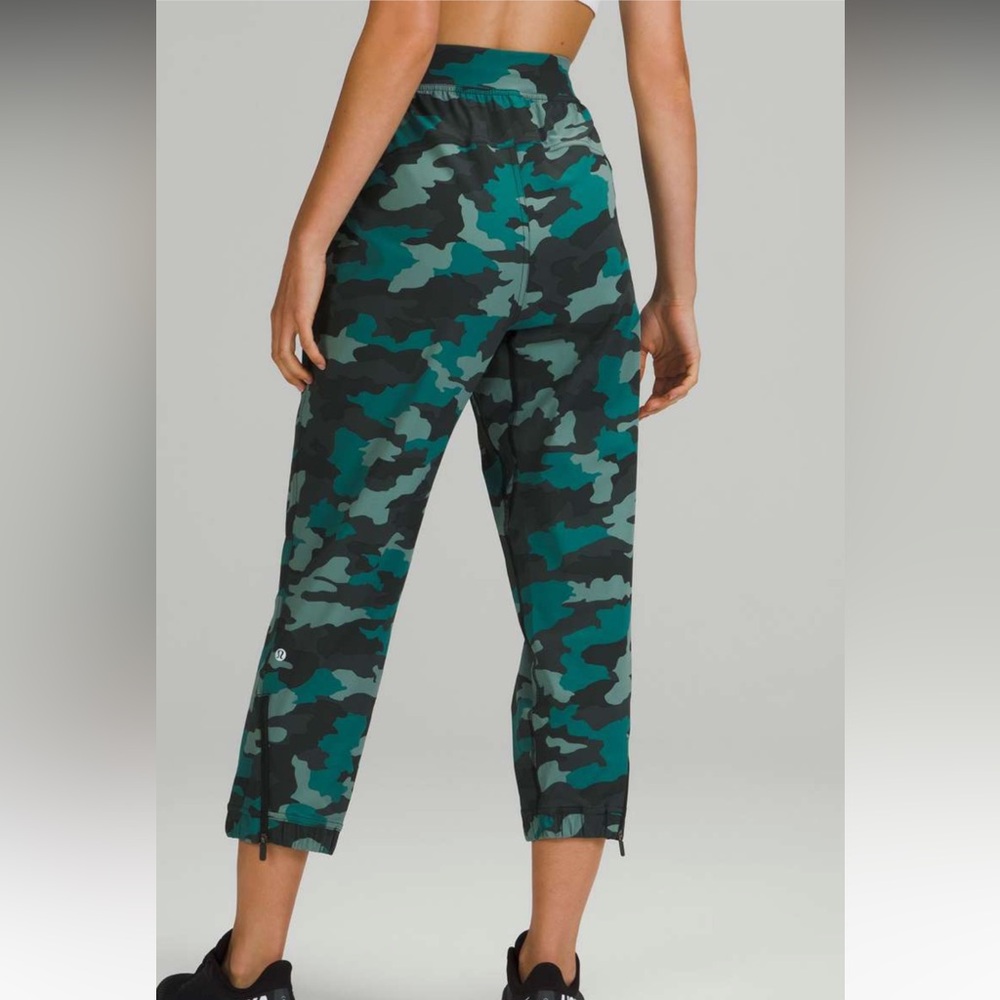 Lululemon Adapted State High-Rise Jogger Crop 23" Sz 8